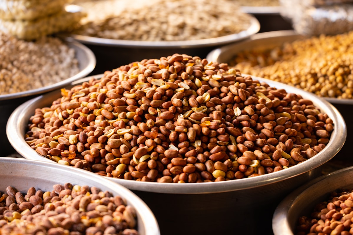 Alimenti ricchi di fibra alimentare - frutti, cereali integrali e verdure